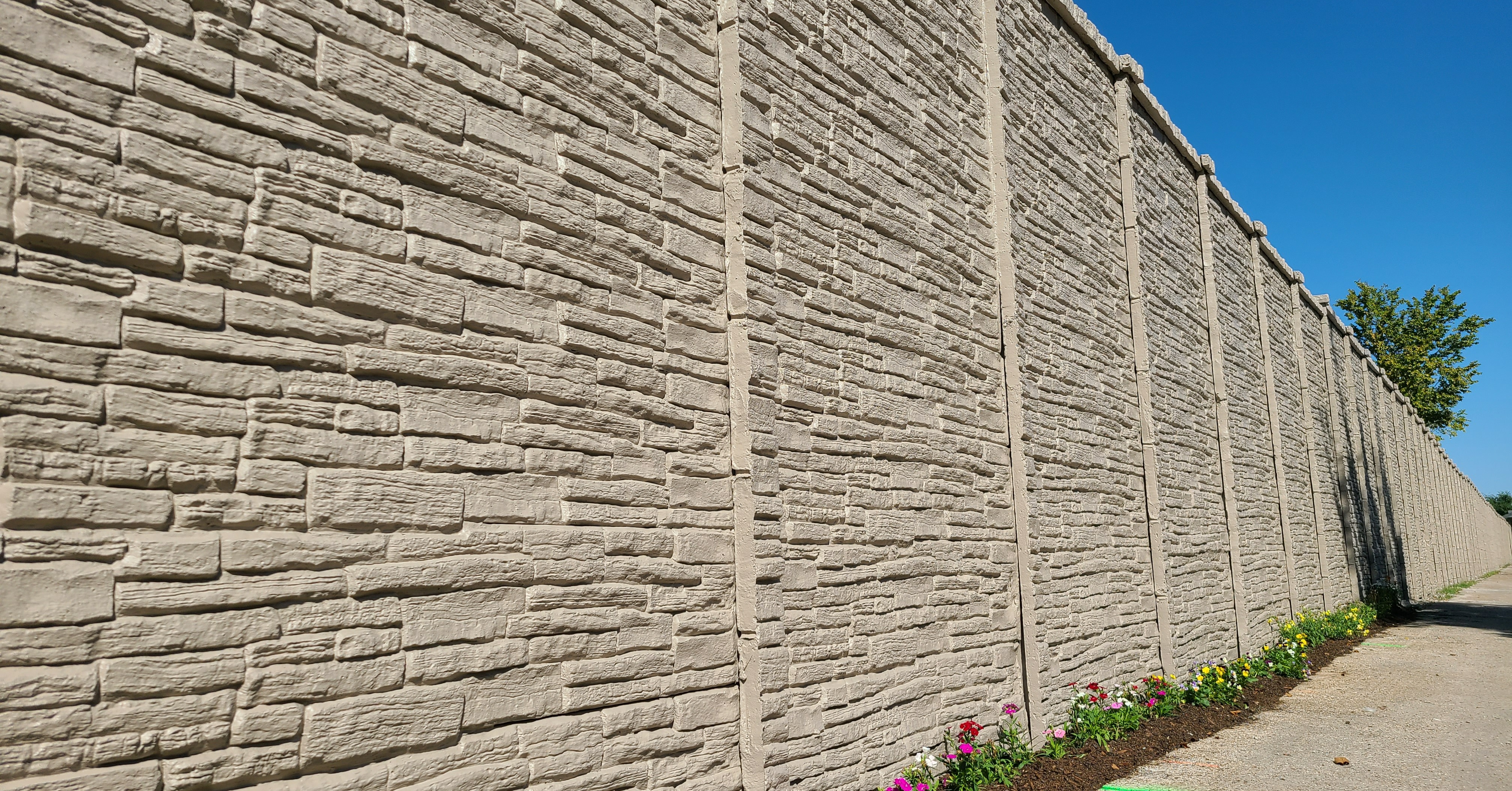 Hilltop Concrete's StackedStone Fence in Dallas, TX