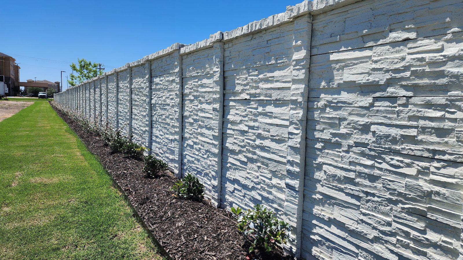 ChiselStone Texas Concrete Fence