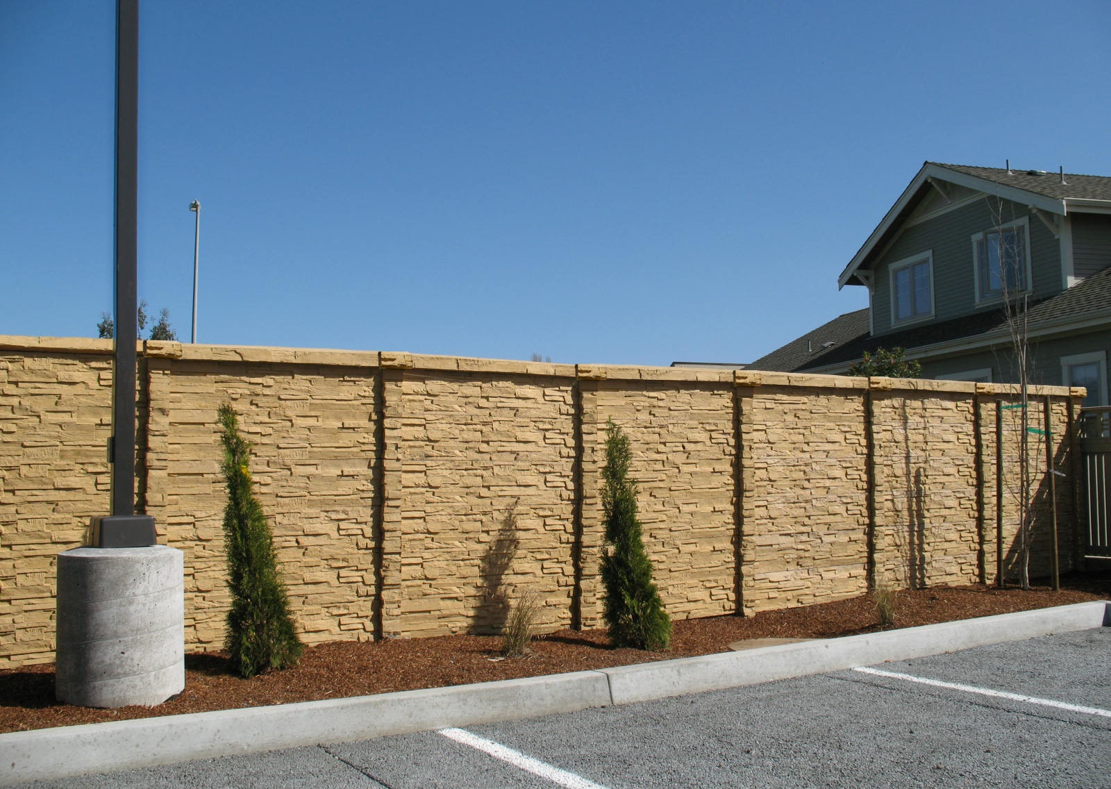 ChiselStone Concrete Fence