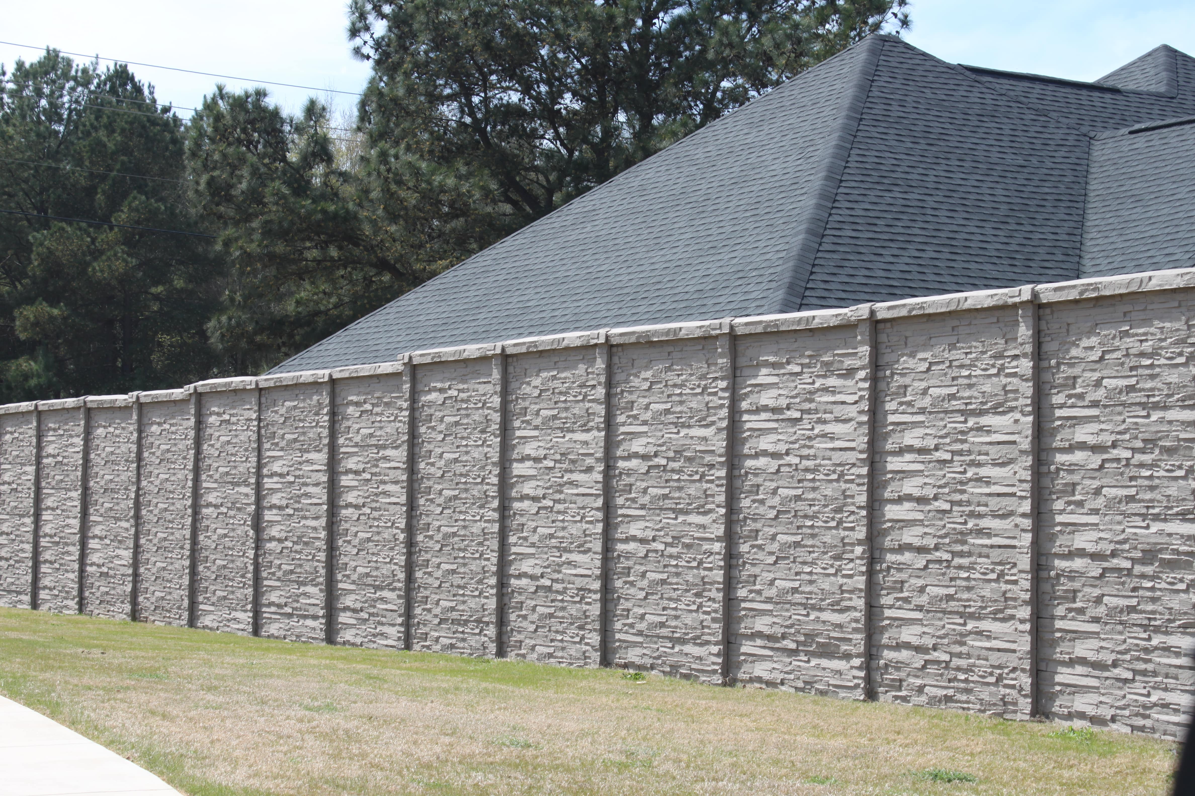 Precast concrete fence