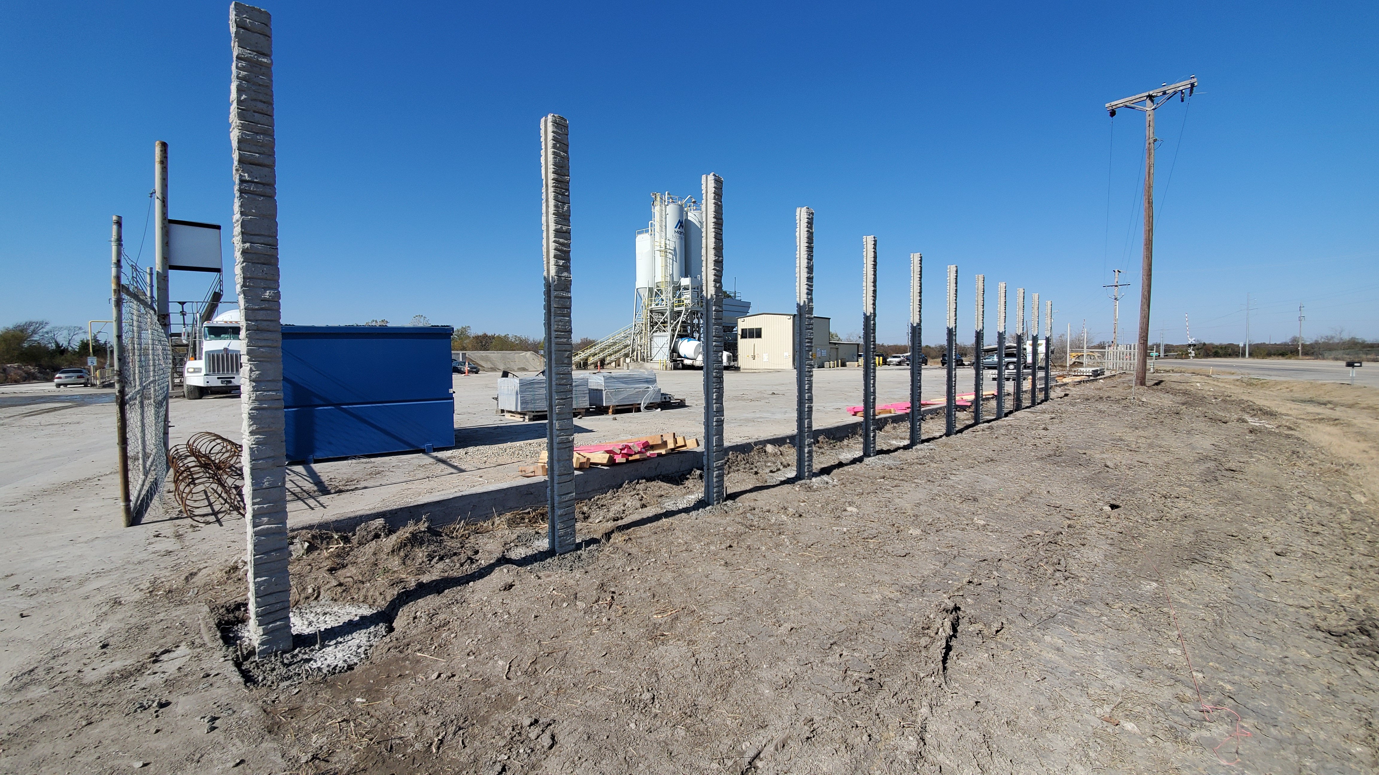 concrete fence isnstallation