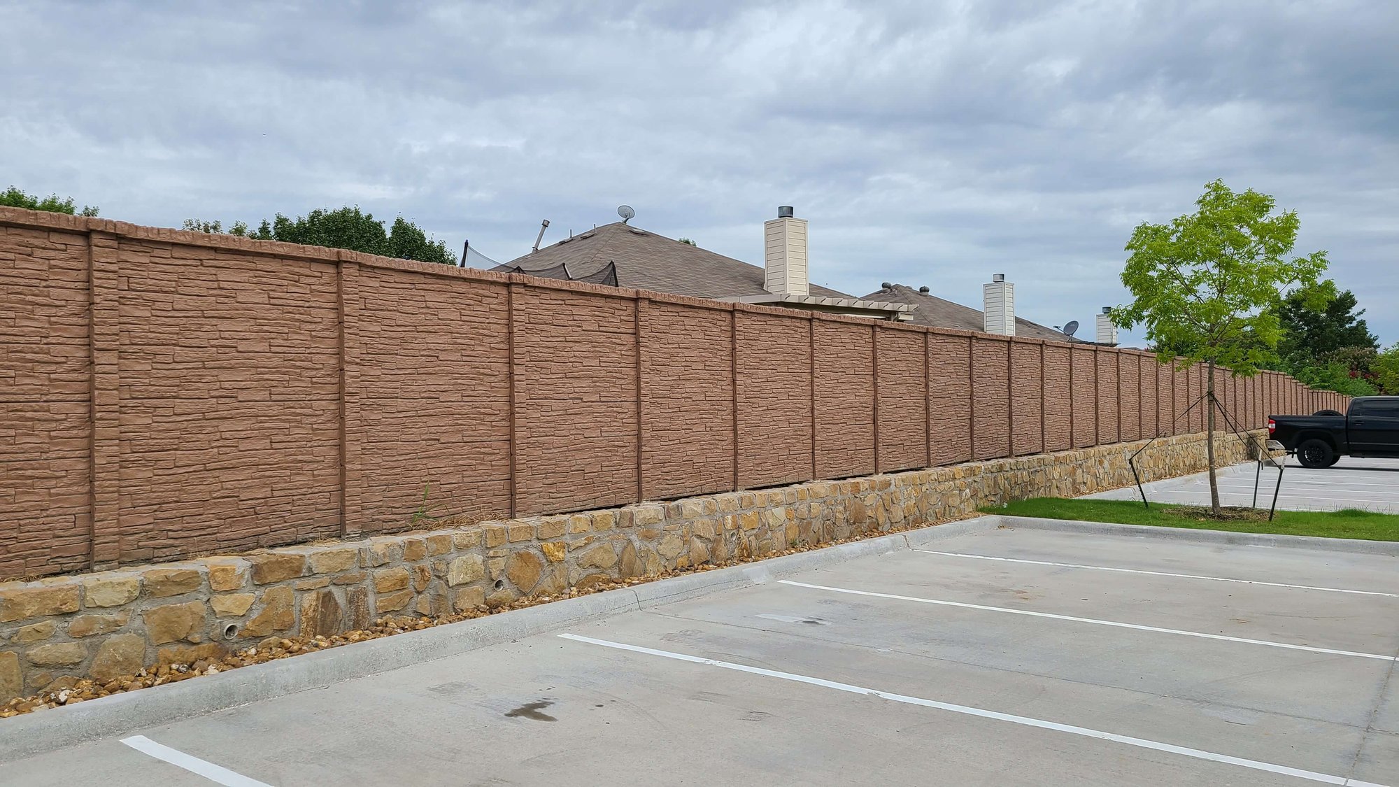 concrete fence stone pattern