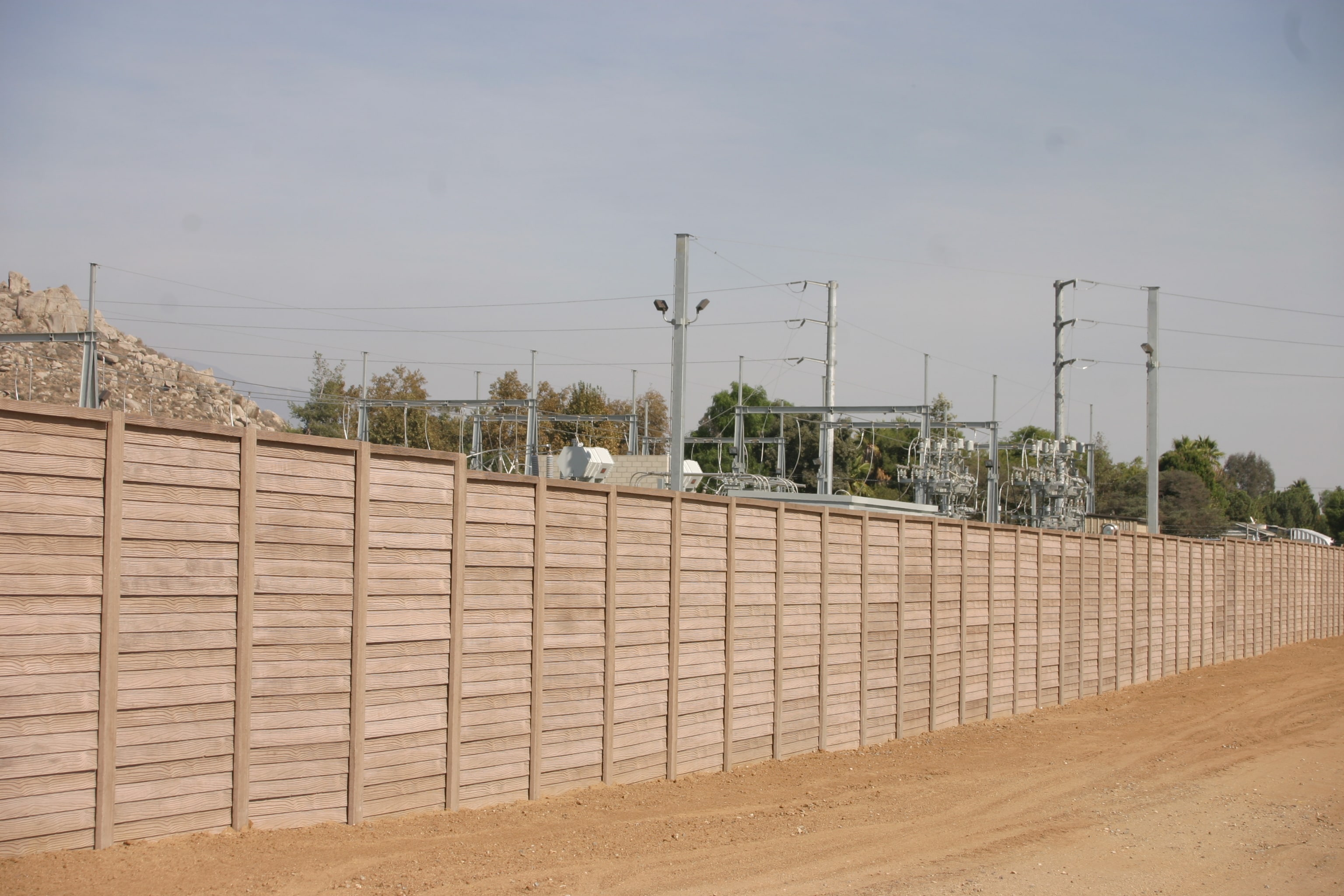 Precast concrete screening wall