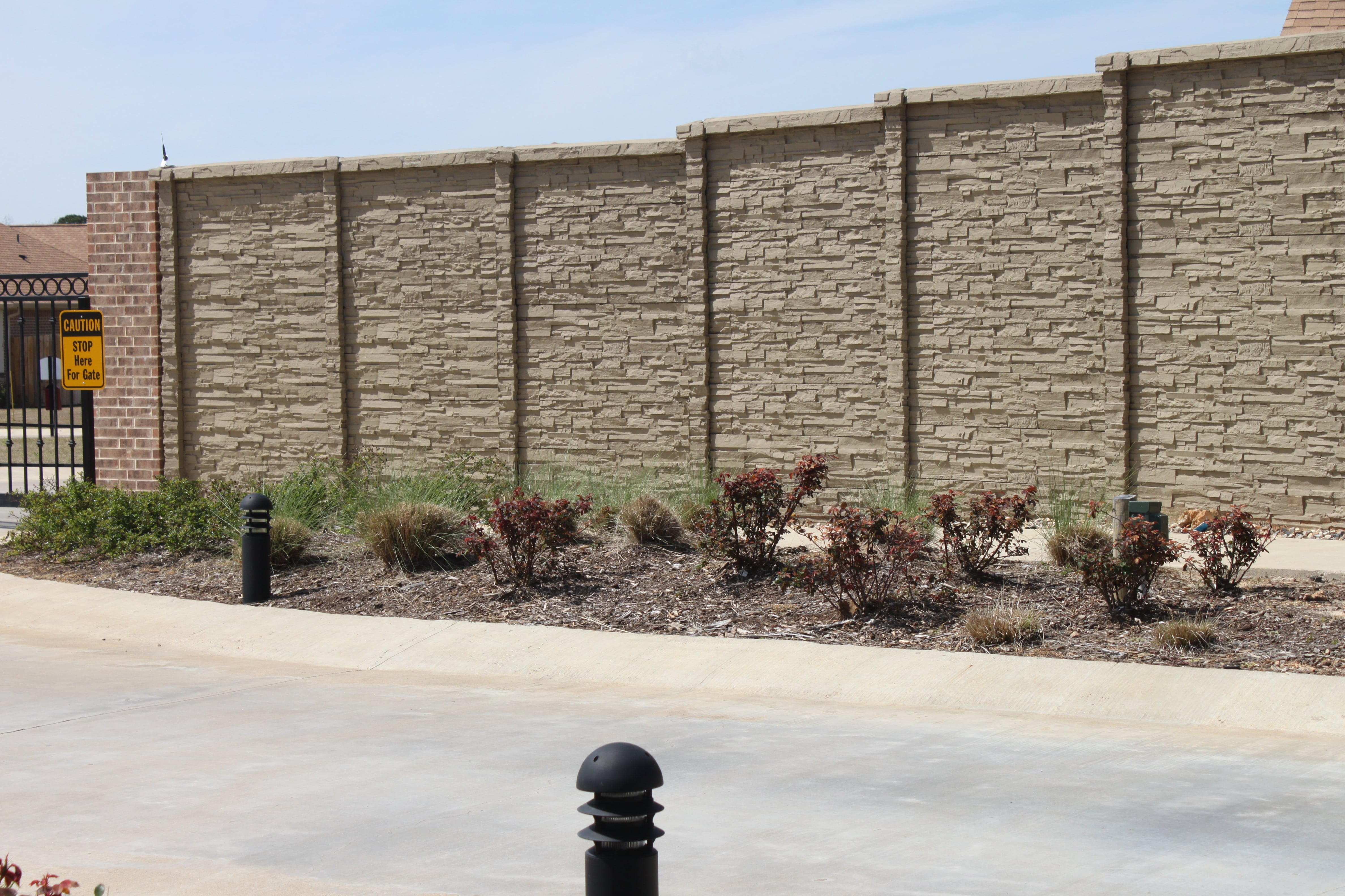 Precast ChiselStone Fence